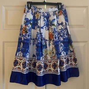 Patterned mid length skirt